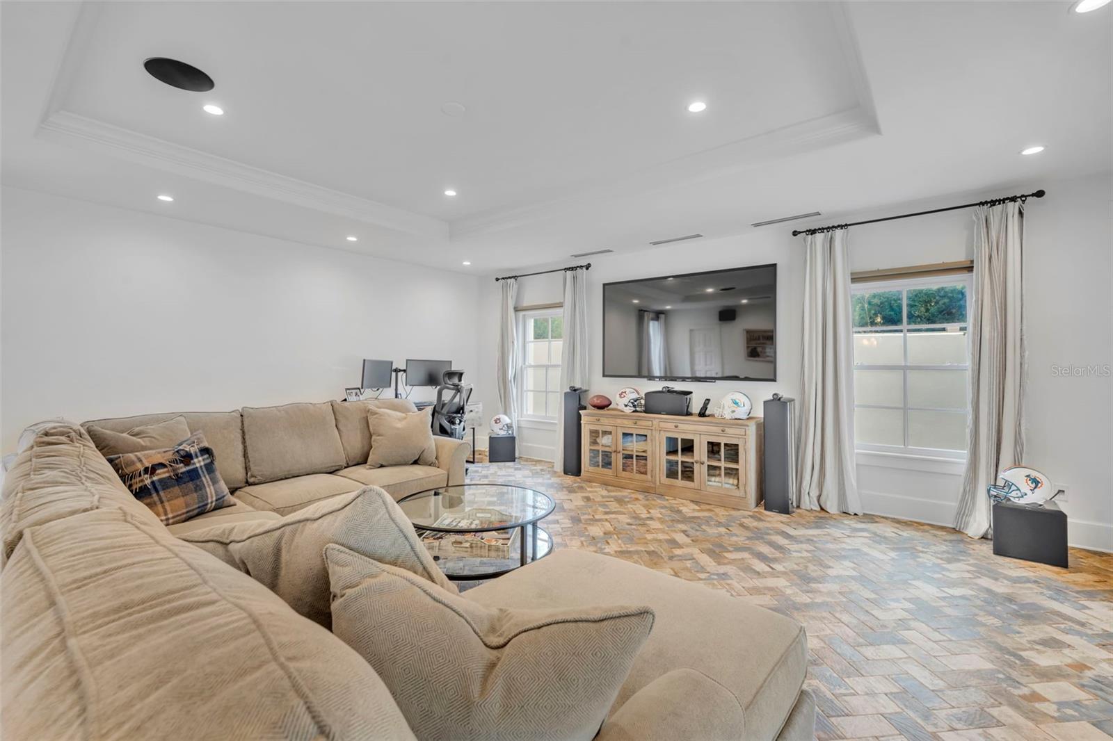 SICILIAN SHORES - Residential