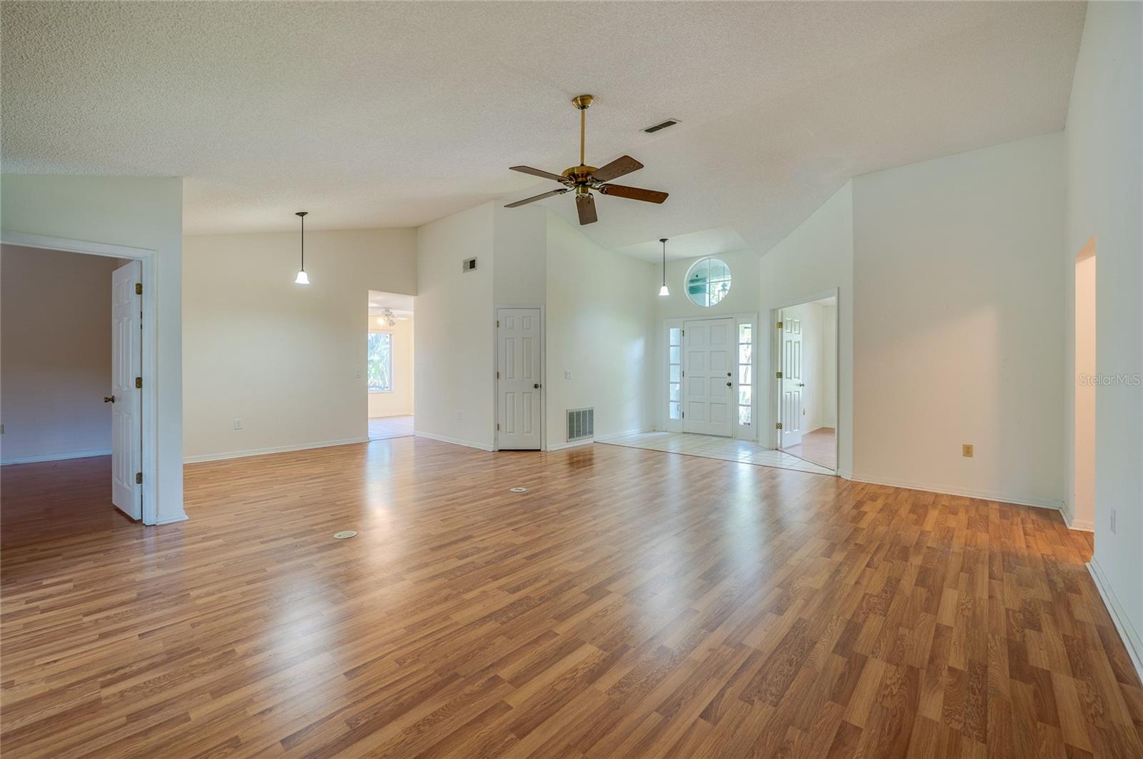 203 LIVE OAK COURT