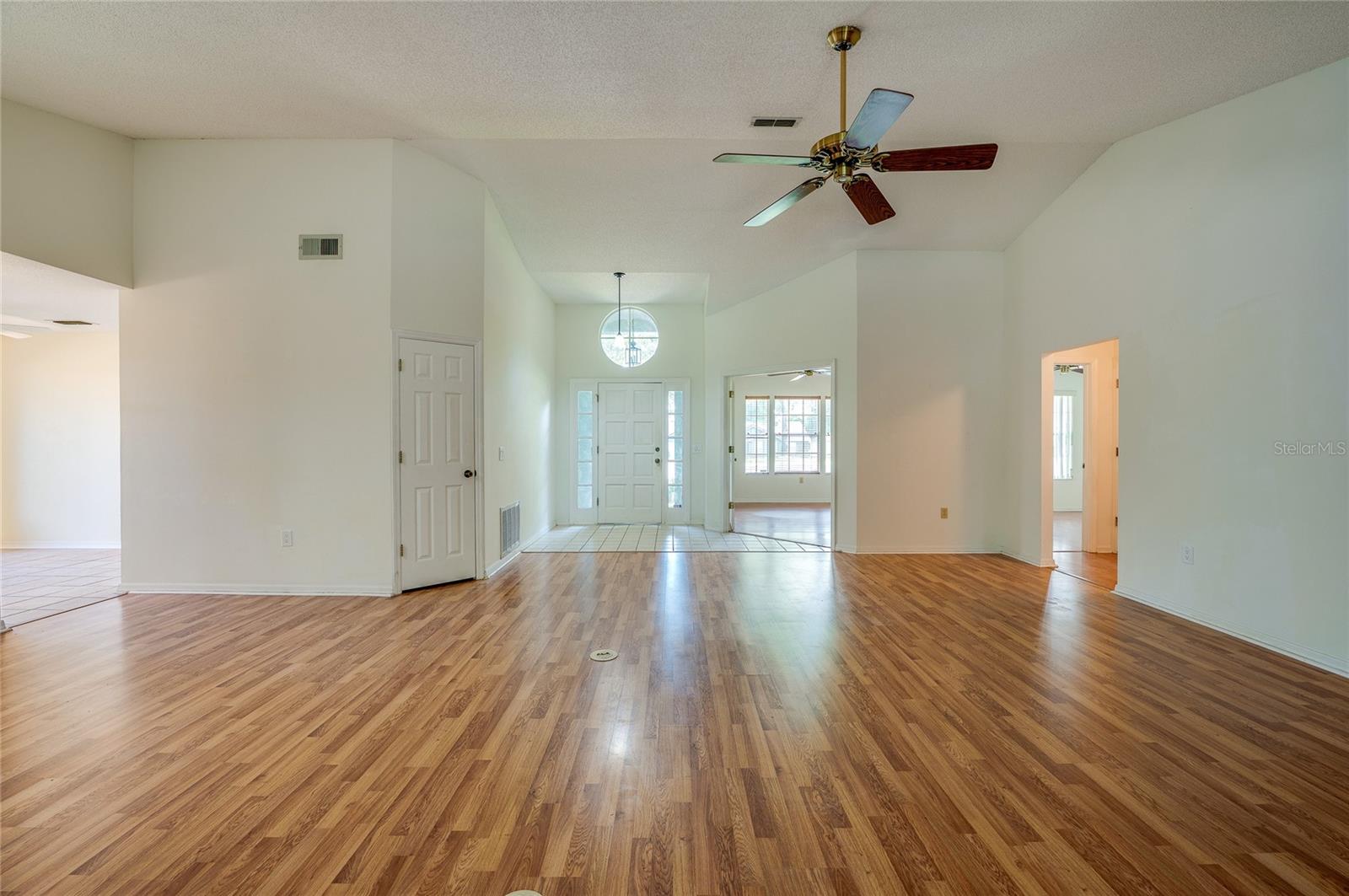 203 LIVE OAK COURT