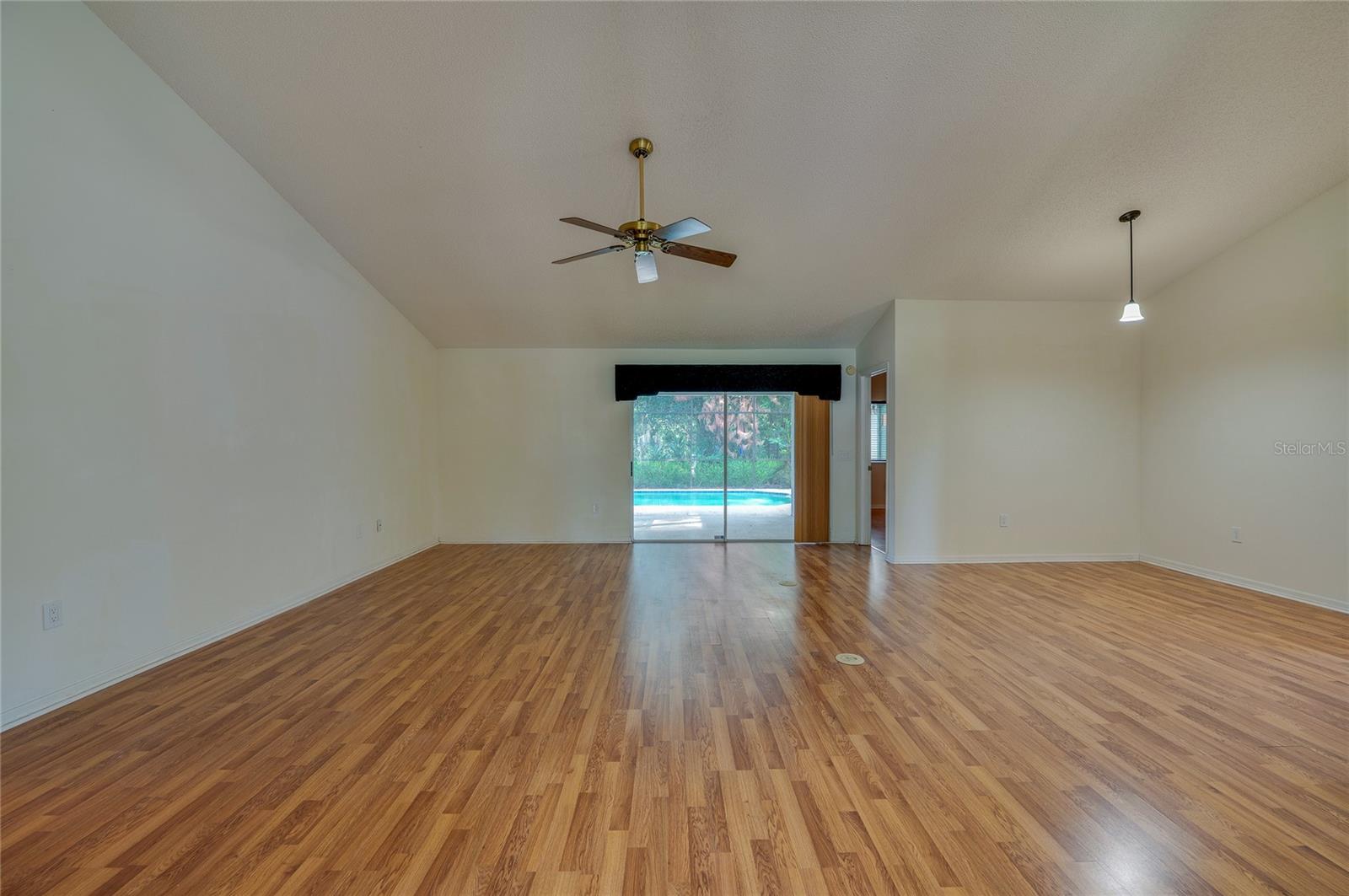 203 LIVE OAK COURT