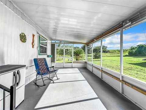 A home in LAKE WALES