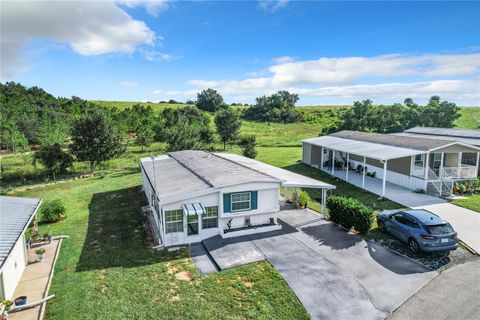 A home in LAKE WALES