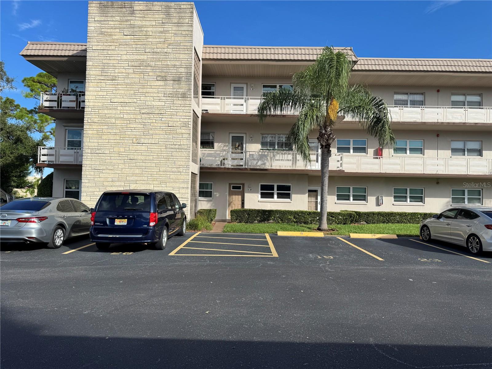 Short Sale. Located in the highly desirable Five Towns active adult community
Spacious 1-bedroom, 1-bathroom condo
Fantastic renovation opportunity – bring your vision and make it your own!
Situated in a well-maintained, amenity-rich neighborhood
Enjoy a vibrant lifestyle with pools, clubhouses, walking paths, and social activities
?? Property Condition:
This condo needs a total renovation, offering the perfect chance for investors or homeowners to customize every detail.
Why You'll Love Living in Five Towns:
? Active 55+ community
? Beautifully landscaped grounds
? Multiple swimming pools & clubhouses
? Close to shopping, dining, and Gulf beaches
Don't miss this opportunity to create your dream home or next investment project in one of St. Petersburg’s most sought-after communities!
