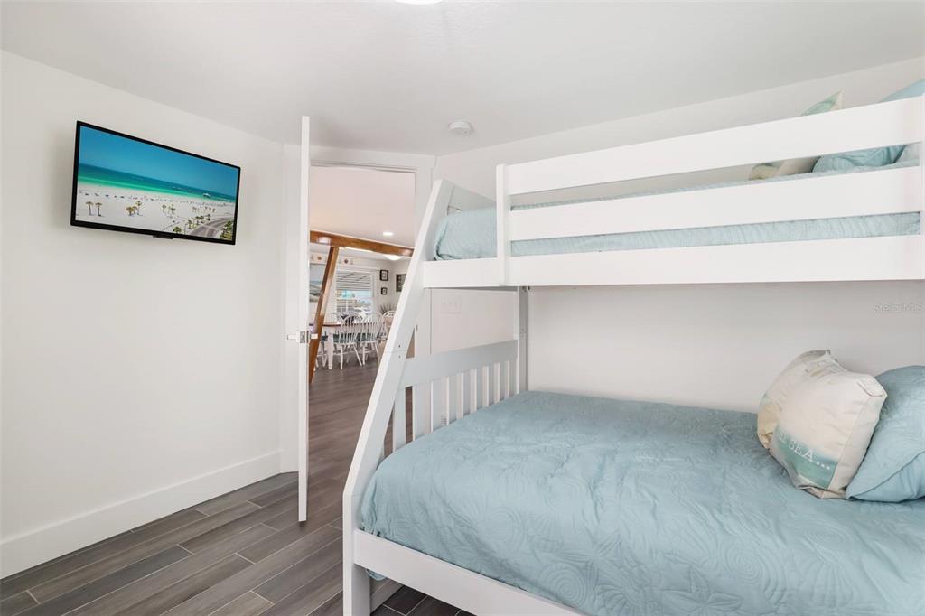 CORTEZ BEACH - Residential