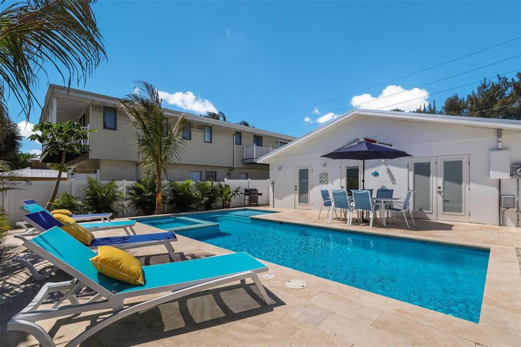 CORTEZ BEACH - Residential