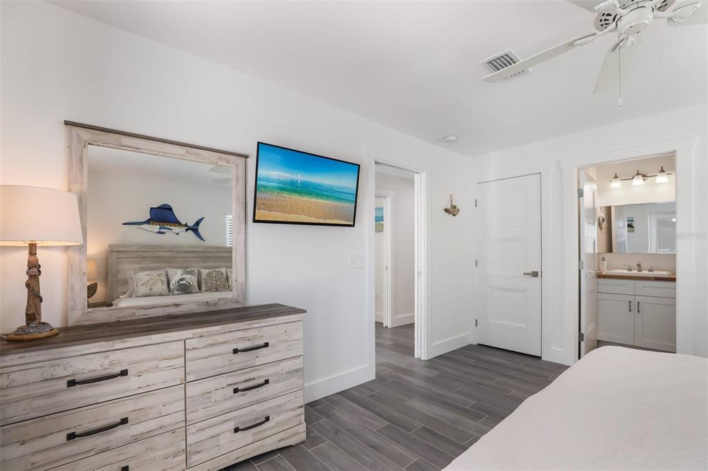 CORTEZ BEACH - Residential