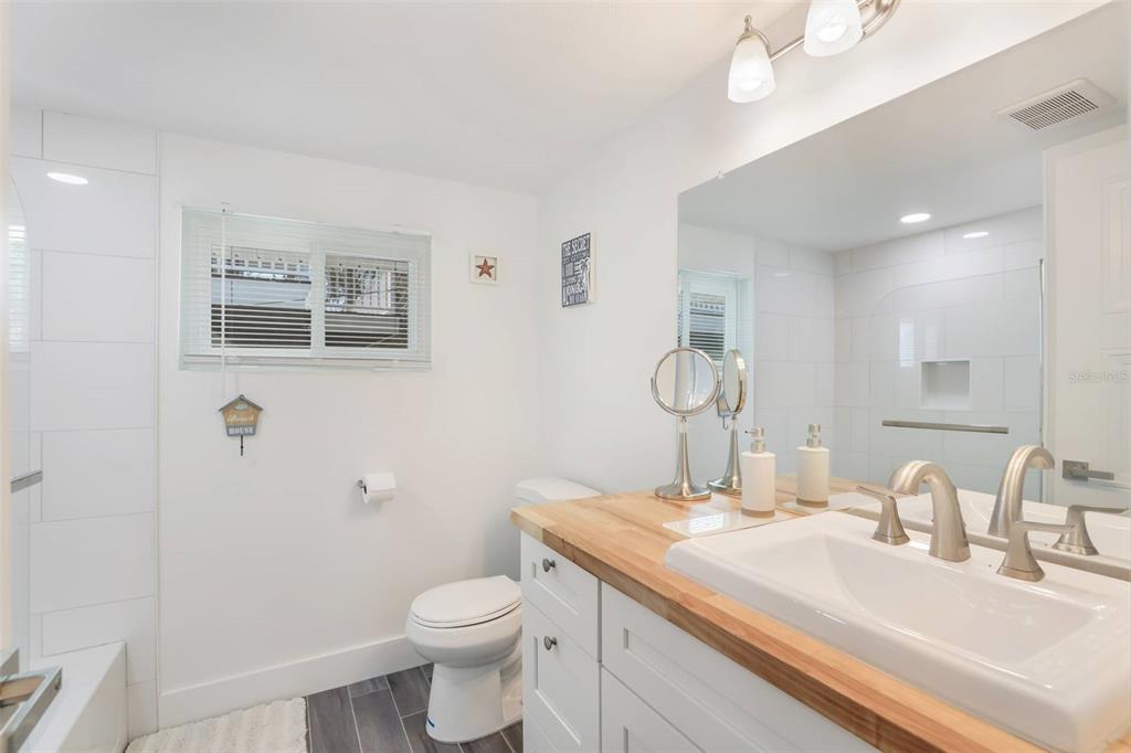 CORTEZ BEACH - Residential