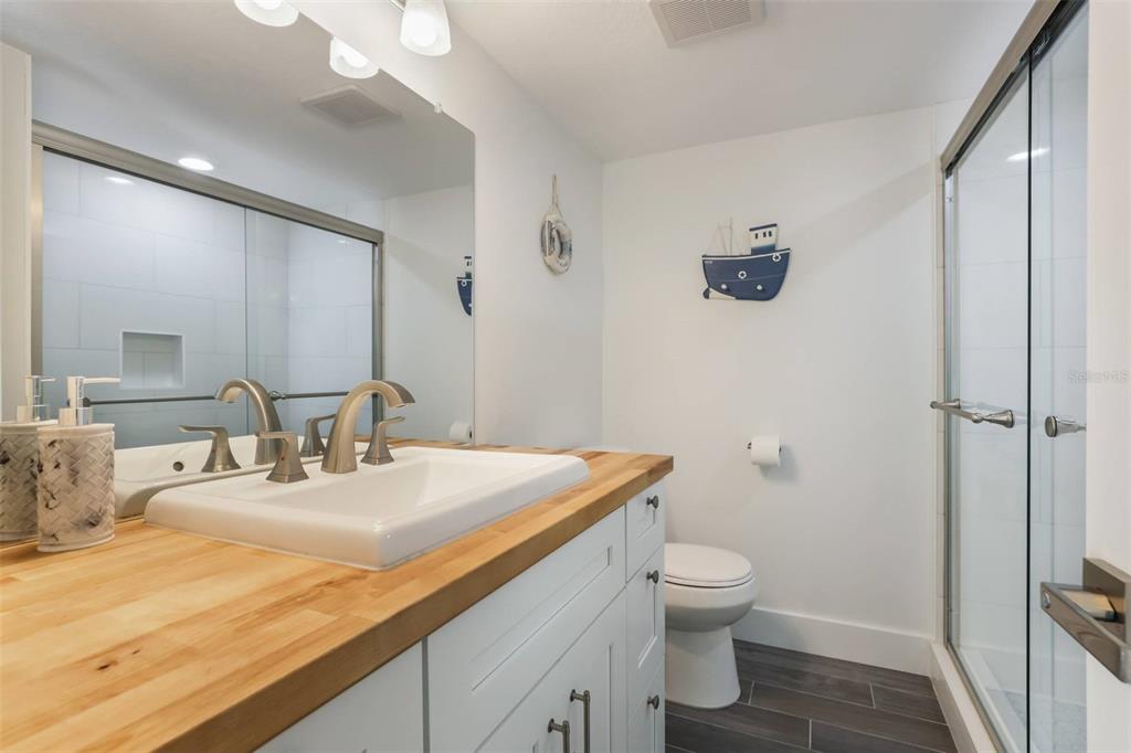 CORTEZ BEACH - Residential