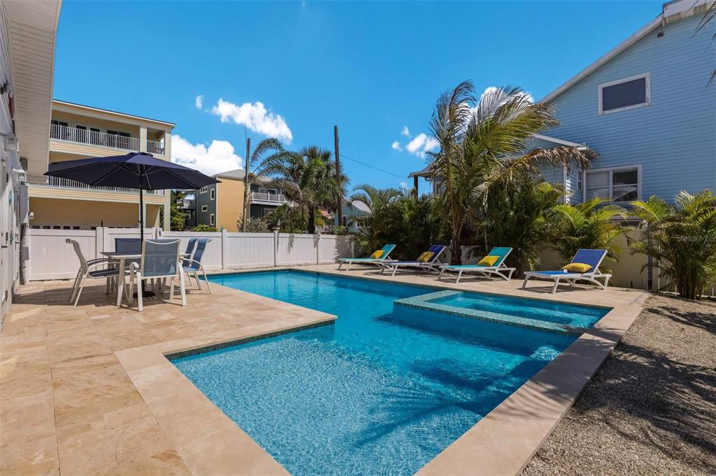 CORTEZ BEACH - Residential