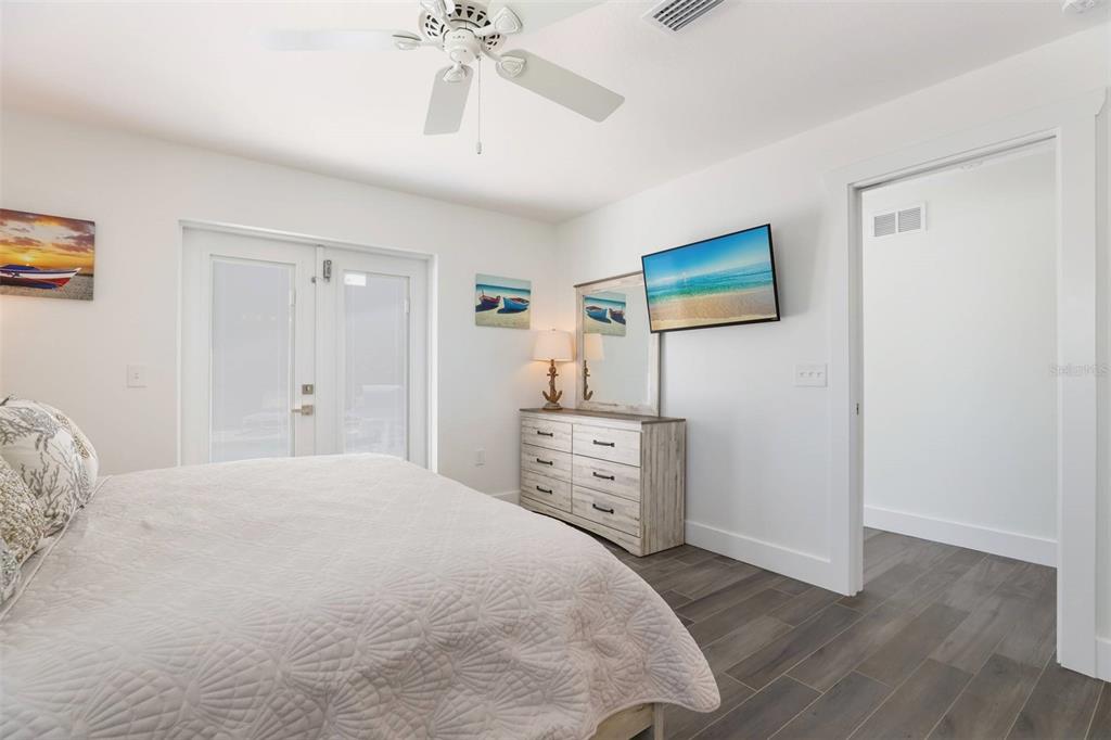 CORTEZ BEACH - Residential