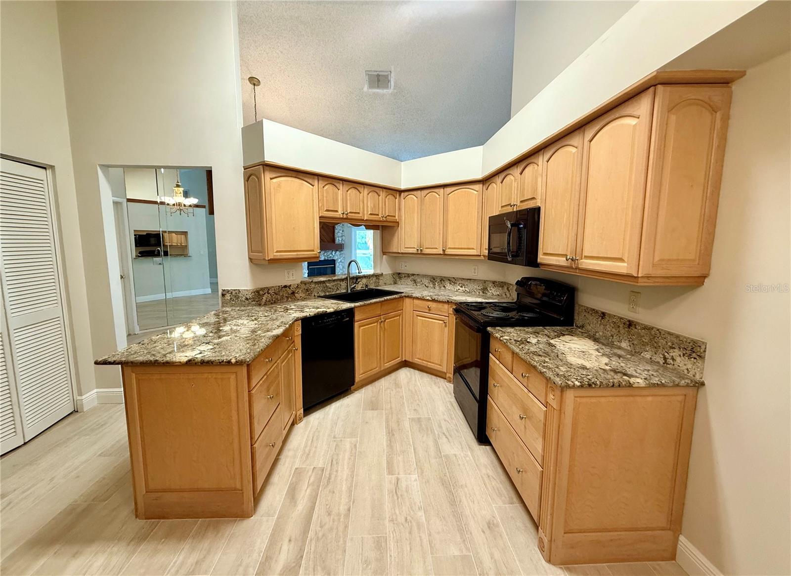 COUNTRYWAY PRCL B TR 16 - Residential Lease