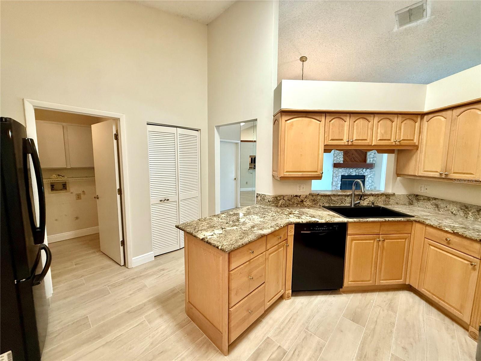 COUNTRYWAY PRCL B TR 16 - Residential Lease