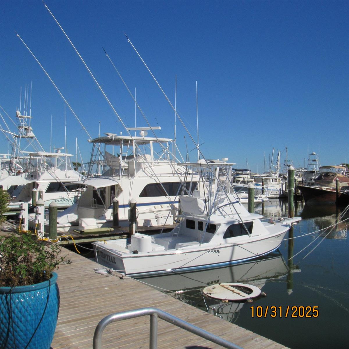 ISLAND HOUSE CONDO PH III BLDG X - Residential Lease