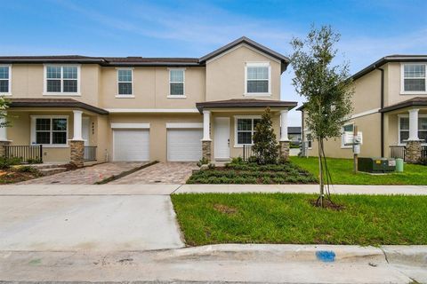 Townhouse in KISSIMMEE FL 4449 SUMMER FLOWERS PLACE.jpg