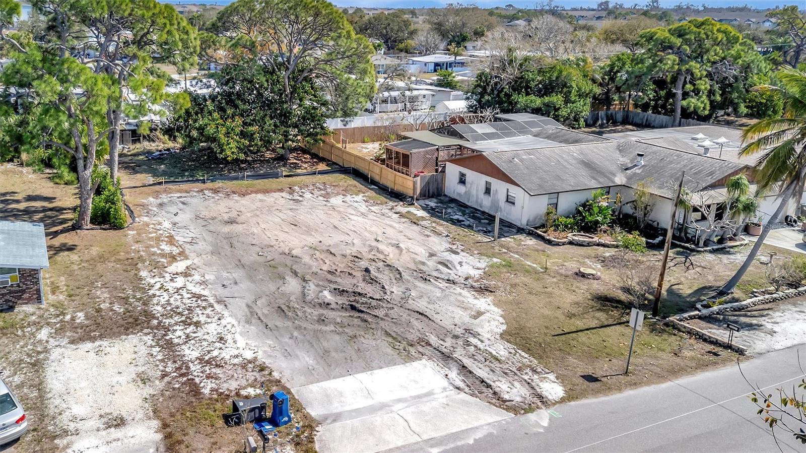 GULF TRAIL RANCHES - Land