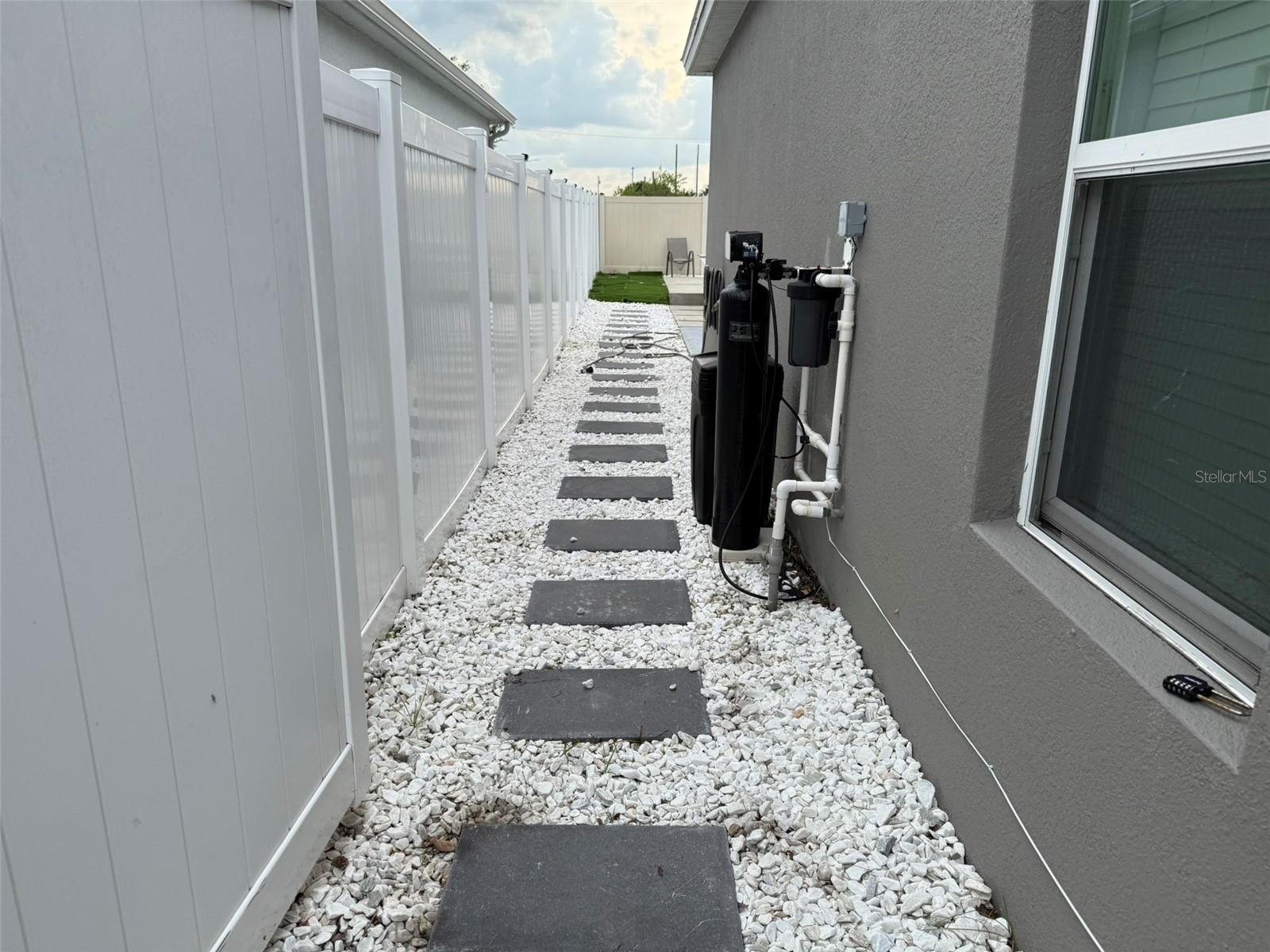 RIDGE/HLND MDWS - Residential Lease