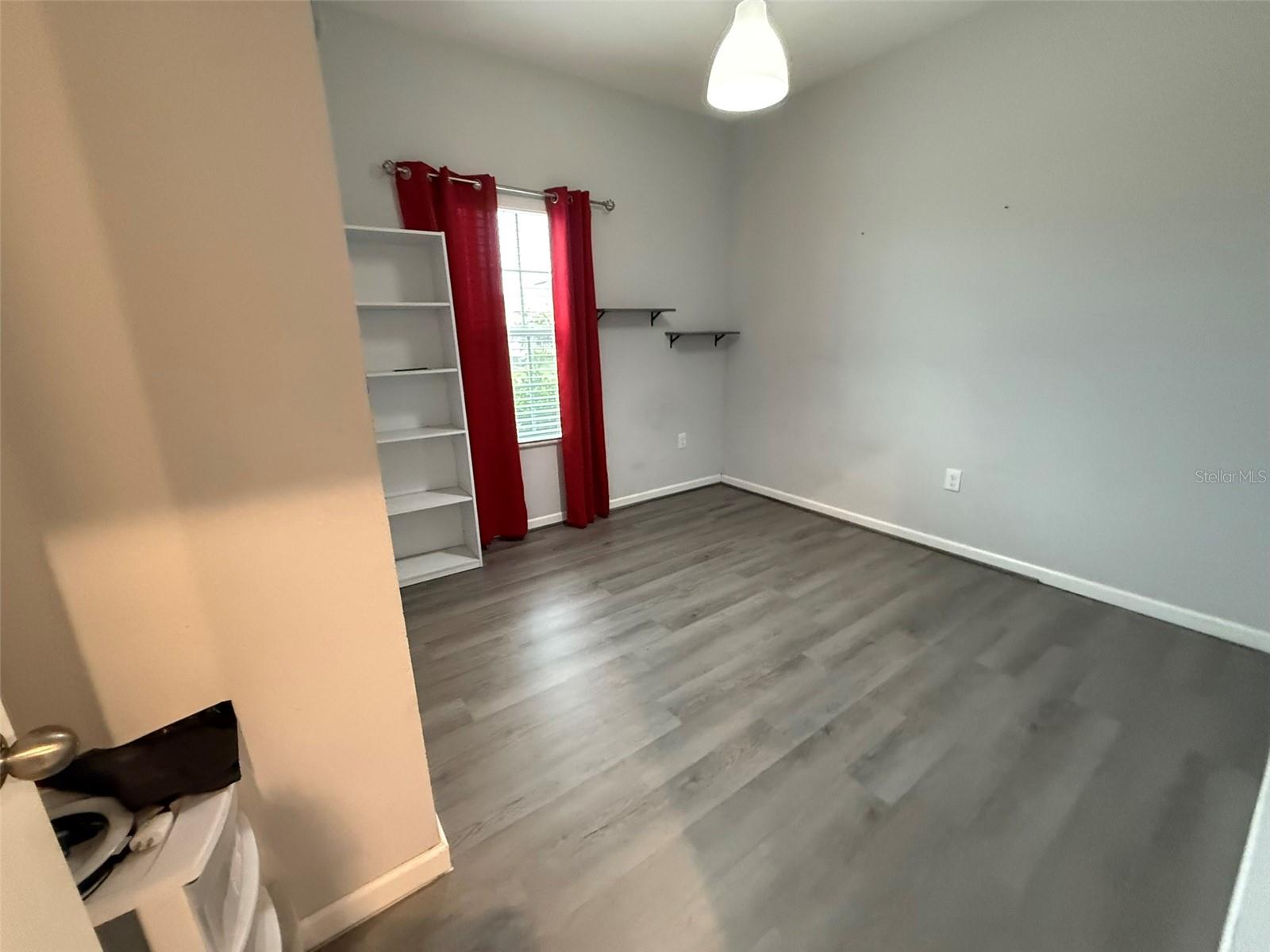 RIDGE/HLND MDWS - Residential Lease