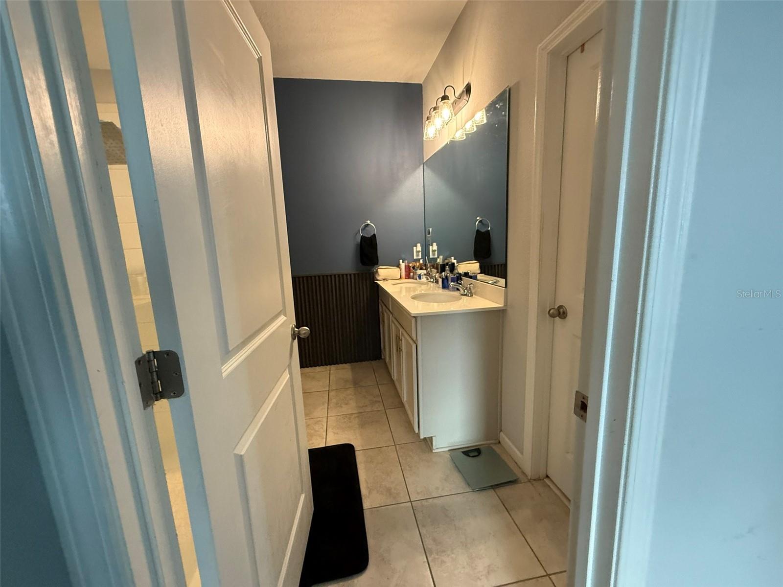 RIDGE/HLND MDWS - Residential Lease