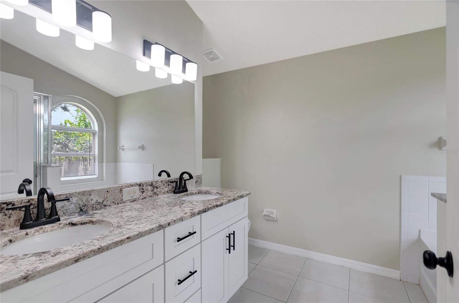 WELLINGTON NORTH AT BAY PARK - Residential