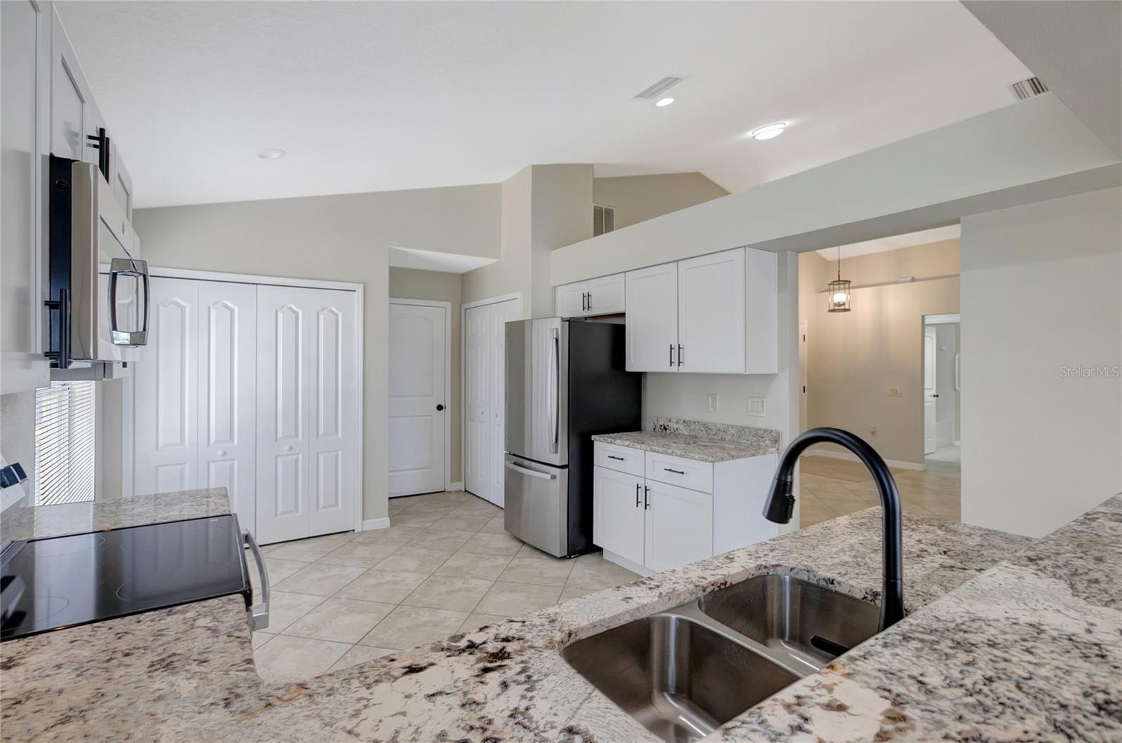 WELLINGTON NORTH AT BAY PARK - Residential