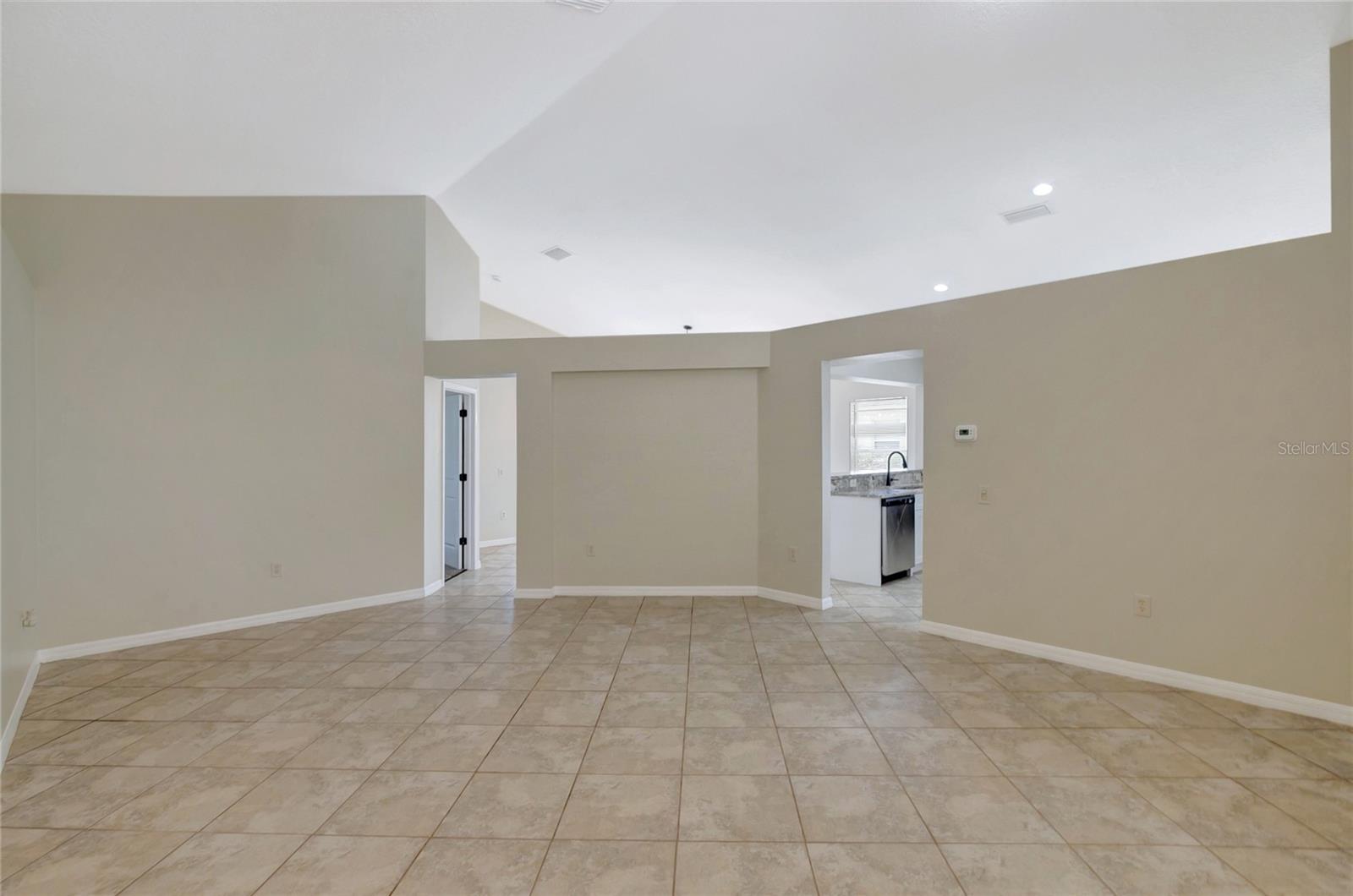 WELLINGTON NORTH AT BAY PARK - Residential