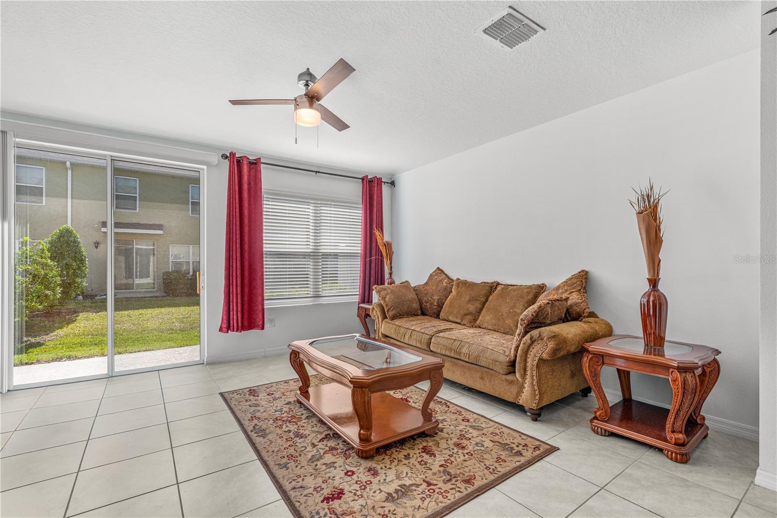 BELLA OAKS - Residential