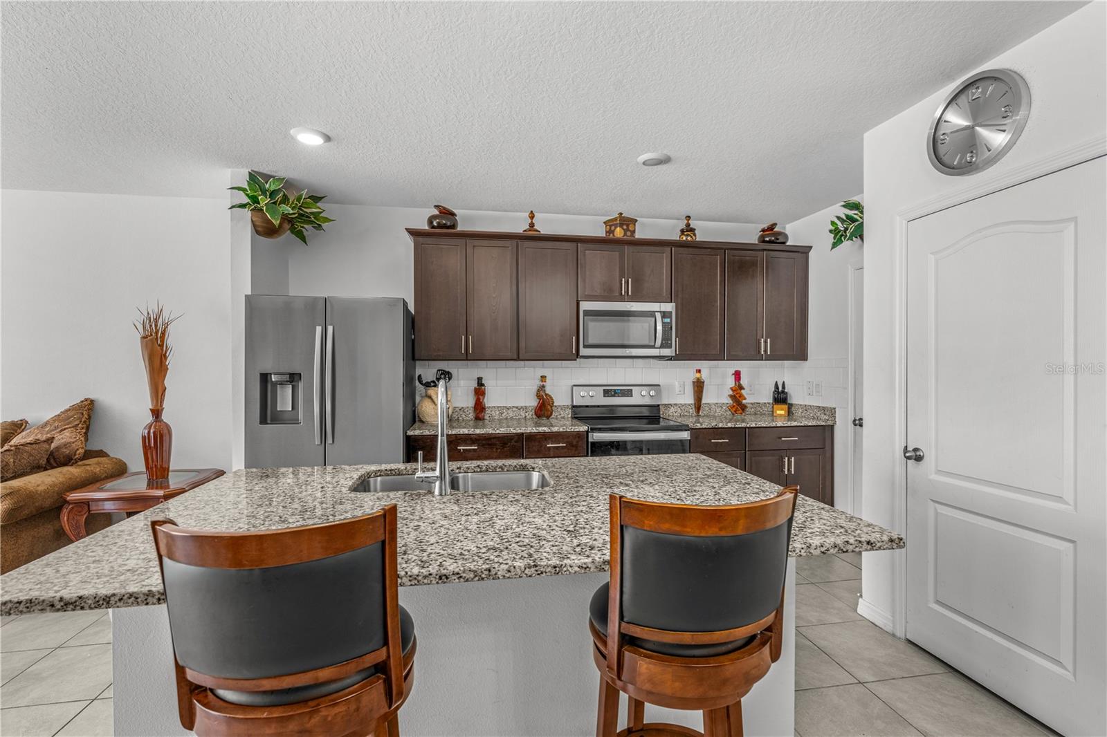 BELLA OAKS - Residential