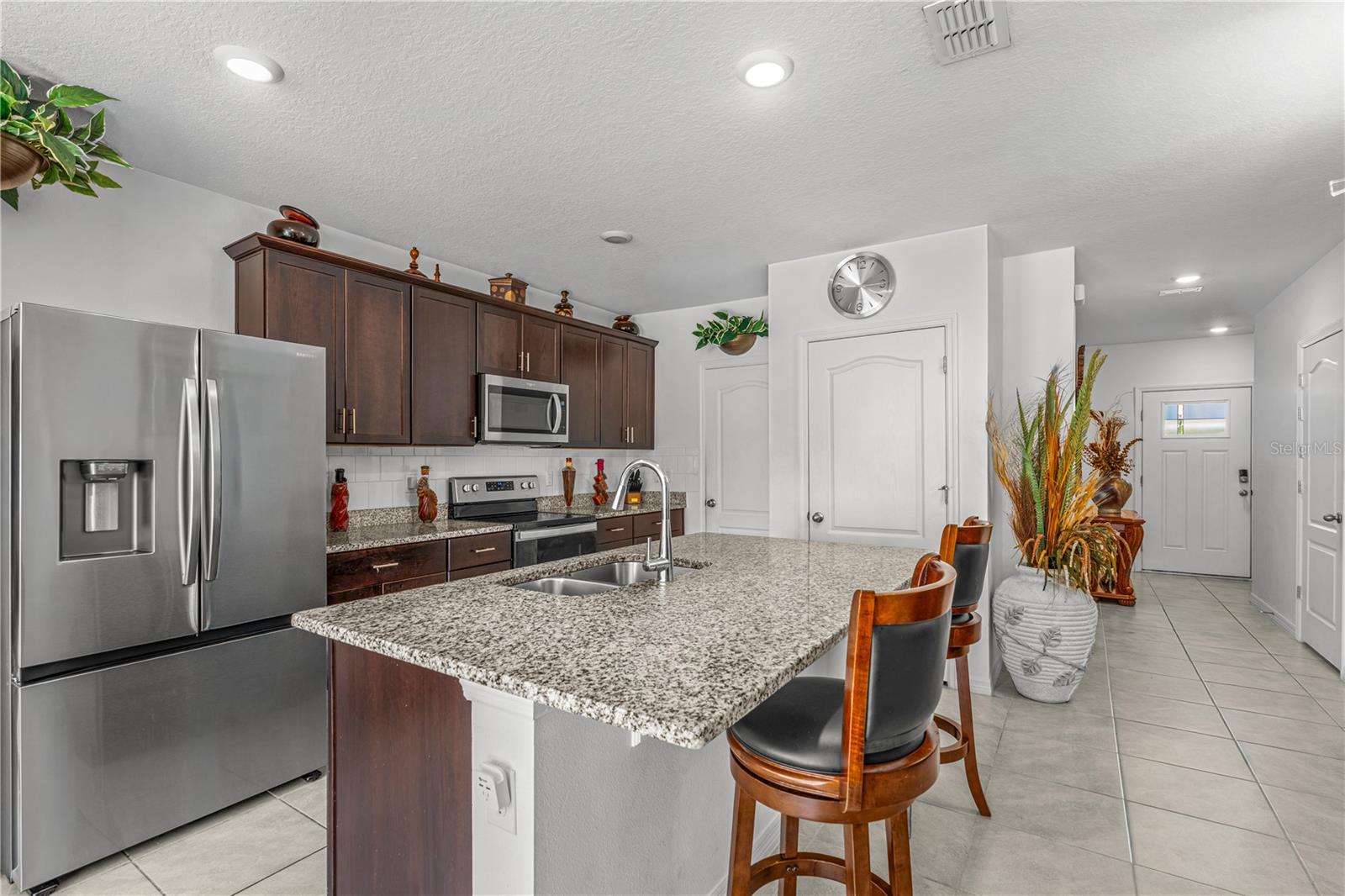 BELLA OAKS - Residential