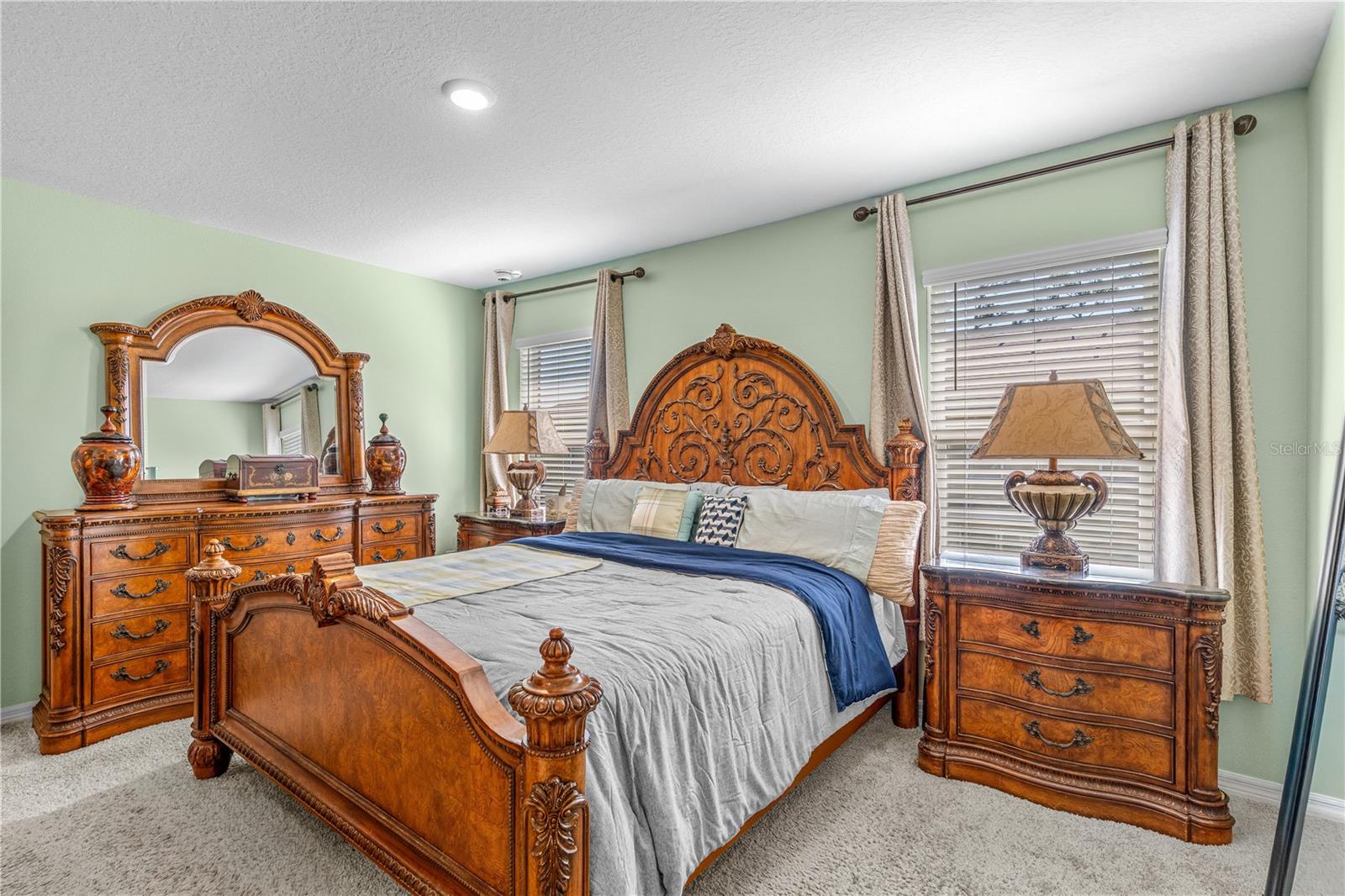 BELLA OAKS - Residential