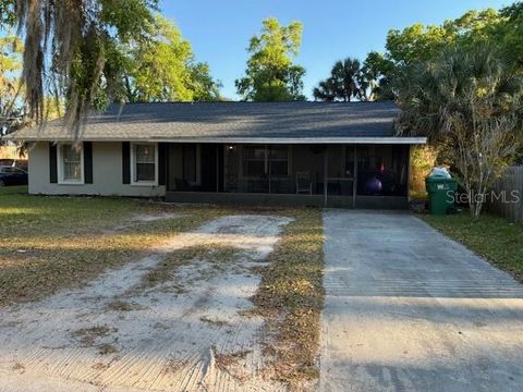 1124 E GRANT AVENUE MOUNT DORA FL 32757