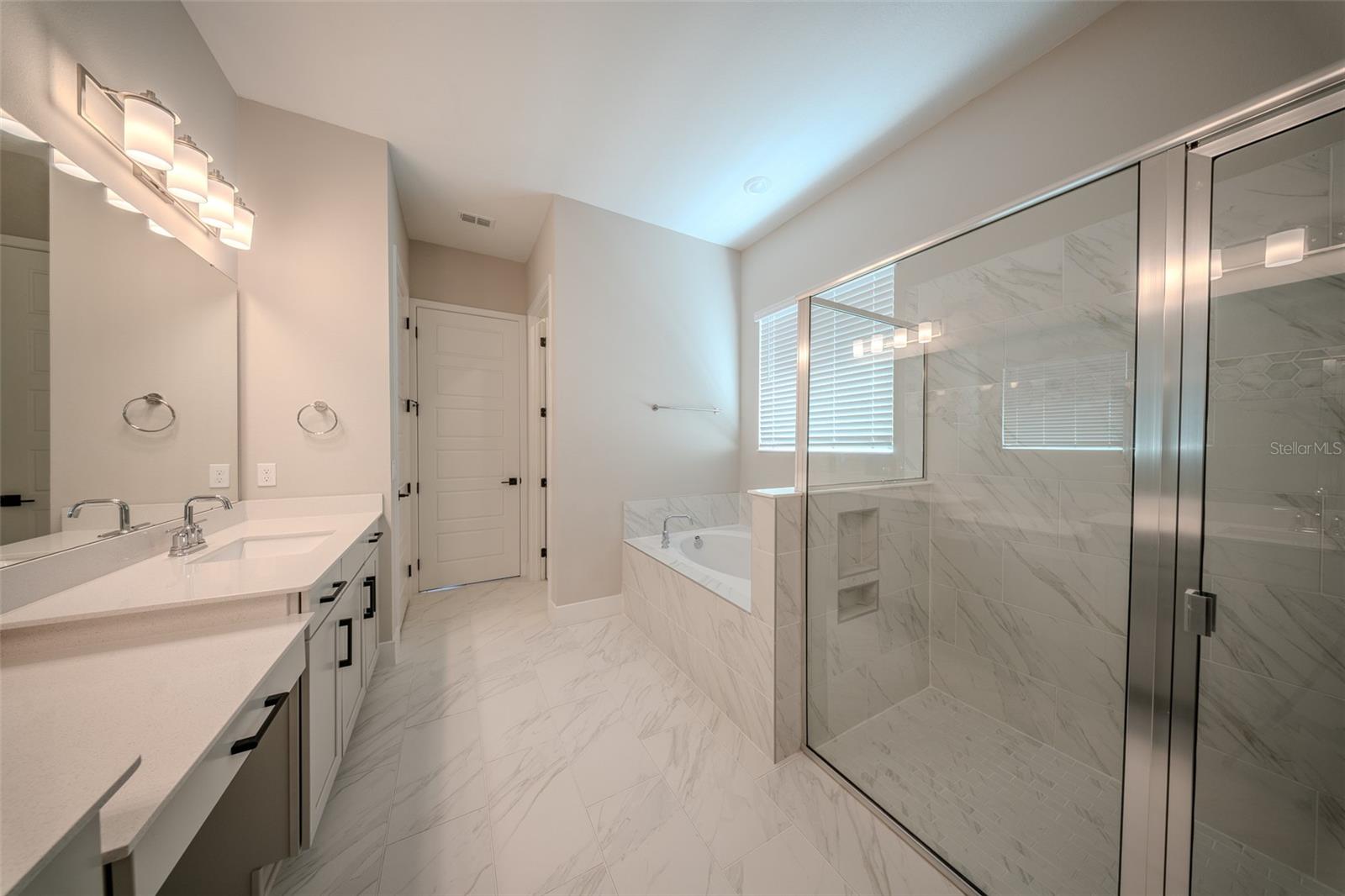 SILVERLEAF RESERVE/HAMLIN PH 2 - Residential Lease