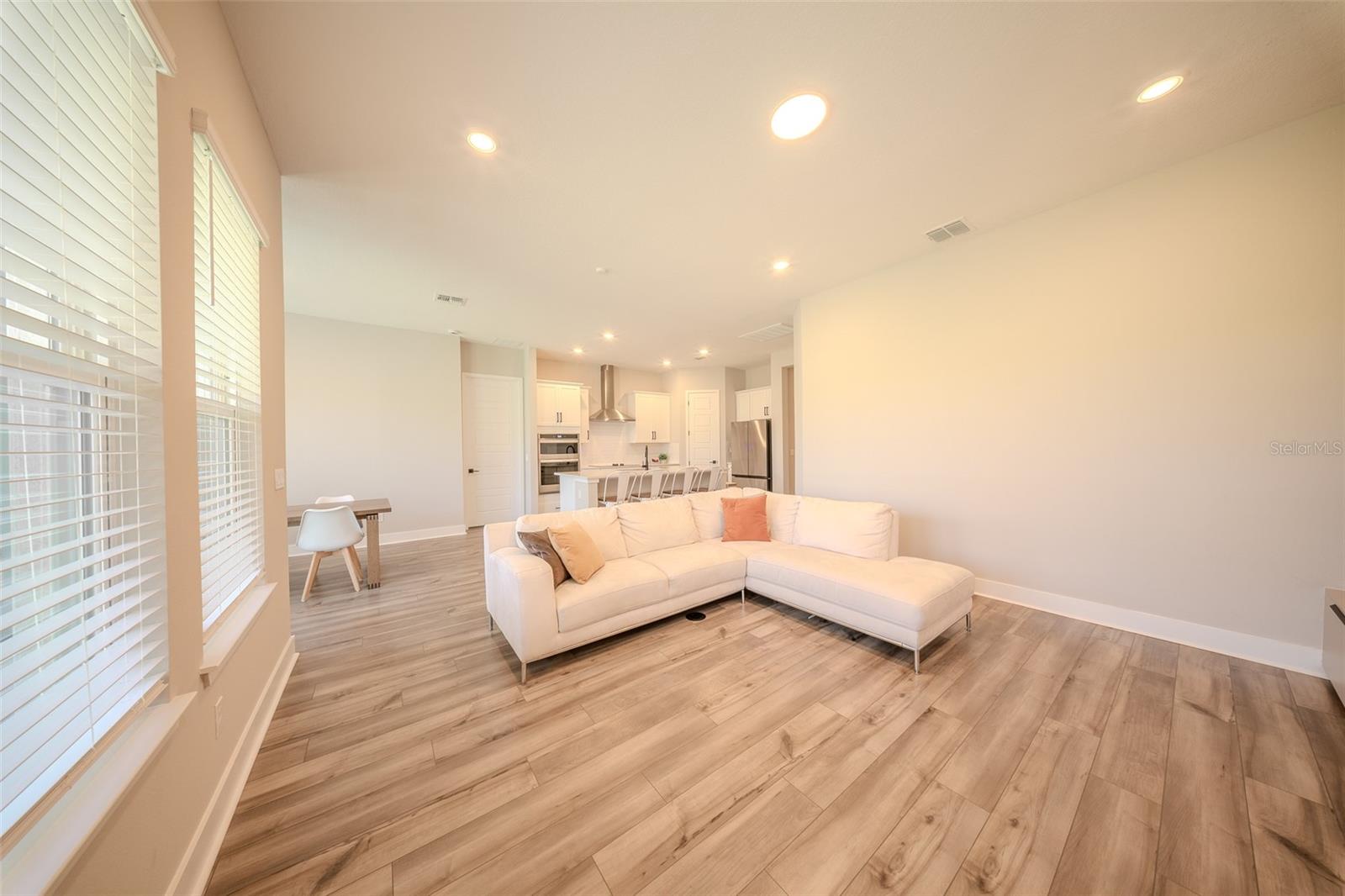 SILVERLEAF RESERVE/HAMLIN PH 2 - Residential Lease