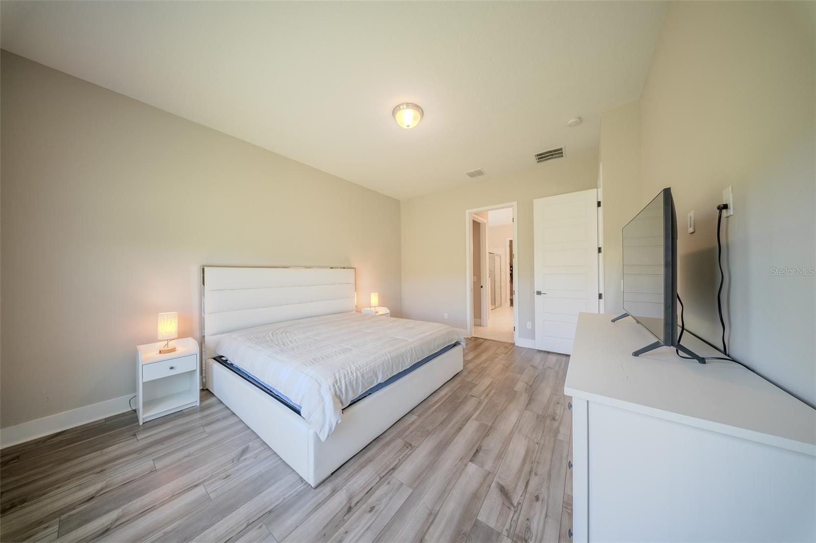 SILVERLEAF RESERVE/HAMLIN PH 2 - Residential Lease