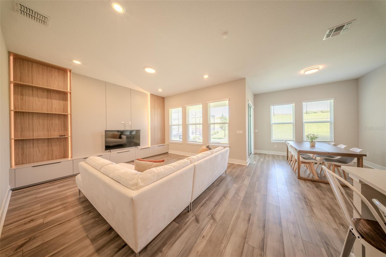 SILVERLEAF RESERVE/HAMLIN PH 2 - Residential Lease