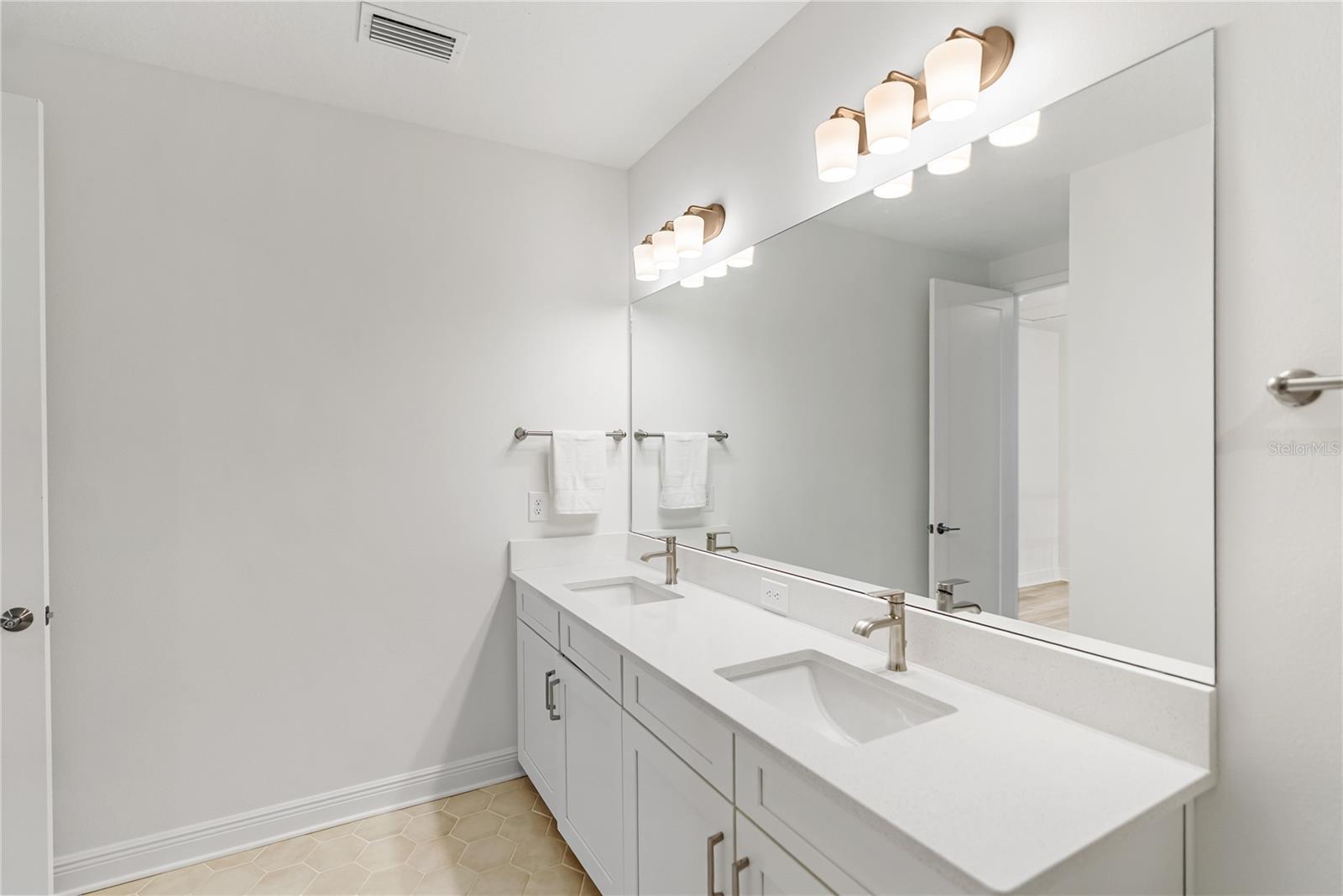 SWEETWATER AT LAKEWOOD RANCH PH I & II - Residential