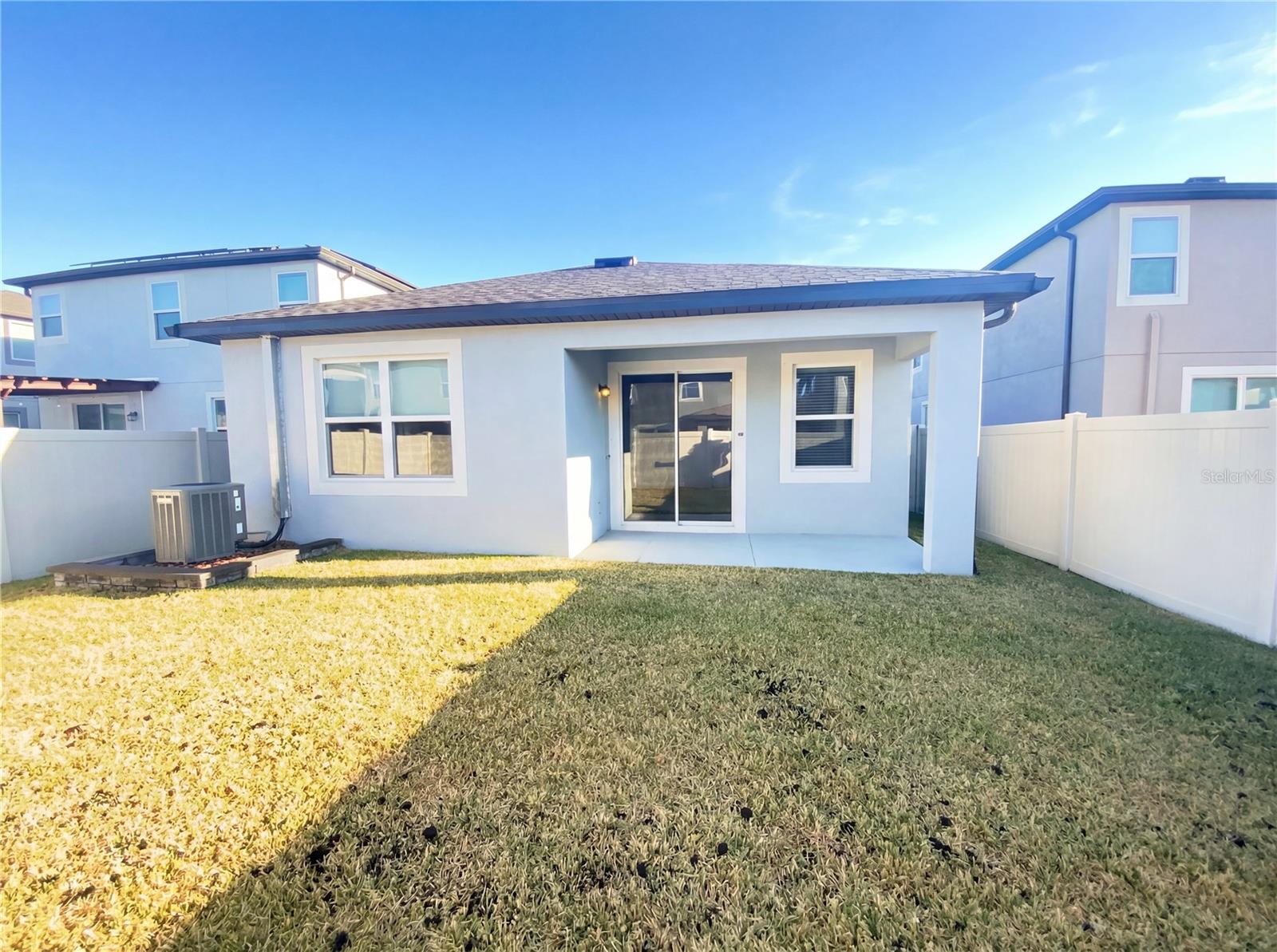 7423 POOL COMPASS LOOP