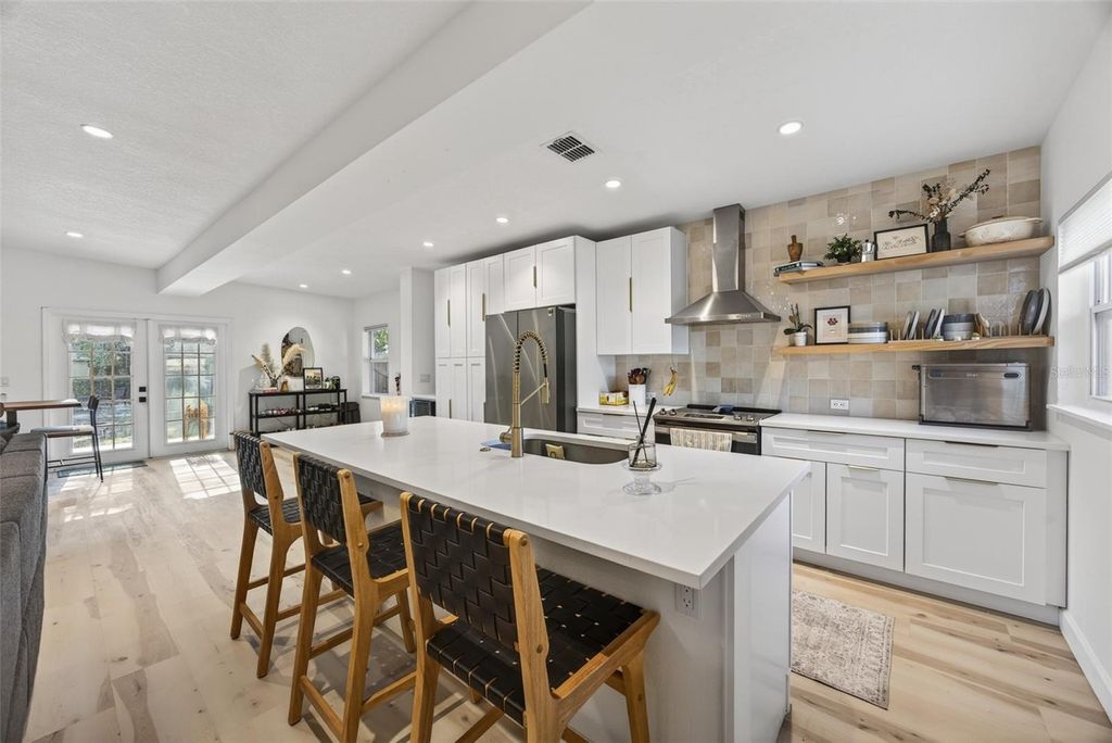 Photo of 1330 S Bumby Avenue, Orlando, FL 32806 (MLS # O6407662)