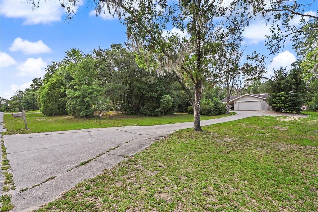 Photo of 20250 SW 93 Lane Road, Dunnellon, FL 34431 (MLS # OM725162)