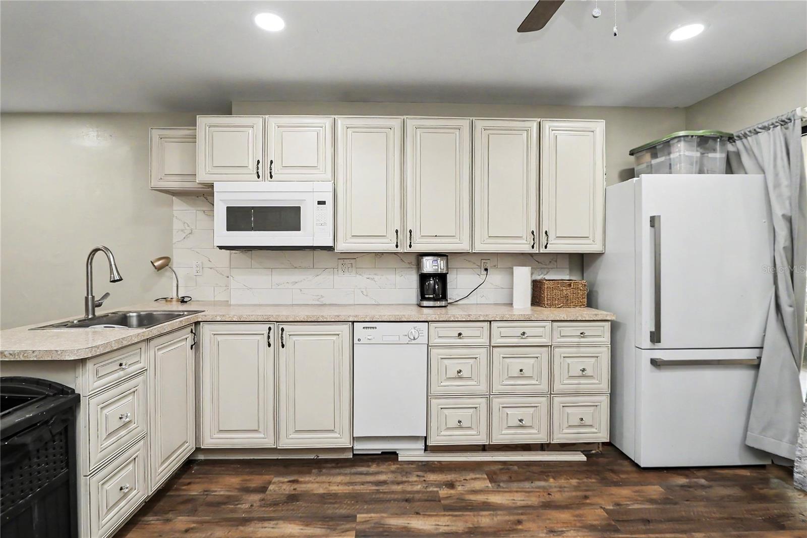 RAINBOW SPRINGS WOODLANDS - Residential