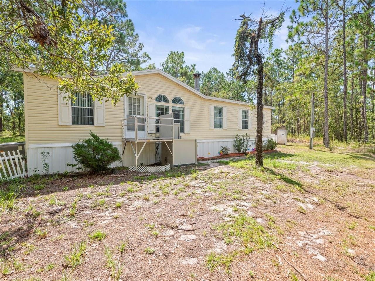 Charming 3 Bedroom, 2 Bathroom Manufactured Home on 1 Acre in Spring Hill!
Welcome to your peaceful retreat! This 3 bedroom, 2 bathroom manufactured home sits on a spacious 1-acre lot in a quiet and desirable area of Spring Hill. If you're looking for privacy, comfort, and space to roam, this is the perfect place to call home.
Step inside to a warm and inviting living space featuring a cozy wood-burning fireplace, ideal for relaxing evenings. The open floor plan offers a seamless flow between the living room, dining area, and kitchen, making it perfect for both entertaining and everyday living.
The home includes three comfortable bedrooms and two full bathrooms, including a spacious master bath. The open kitchen provides plenty of storage and natural light, while the wood-burning fireplace adds rustic charm to the living area.
A new roof was installed in 2020, giving you peace of mind and added value. With a full acre of land, there’s plenty of room for gardening, pets, or future expansion. Located in a quiet, private area yet still close to local amenities, this property offers the best of both worlds.
Whether you're looking for a permanent residence or a weekend getaway, this home combines country living with modern convenience. Don’t miss your chance to own a slice of tranquility in Spring Hill—schedule your showing today!