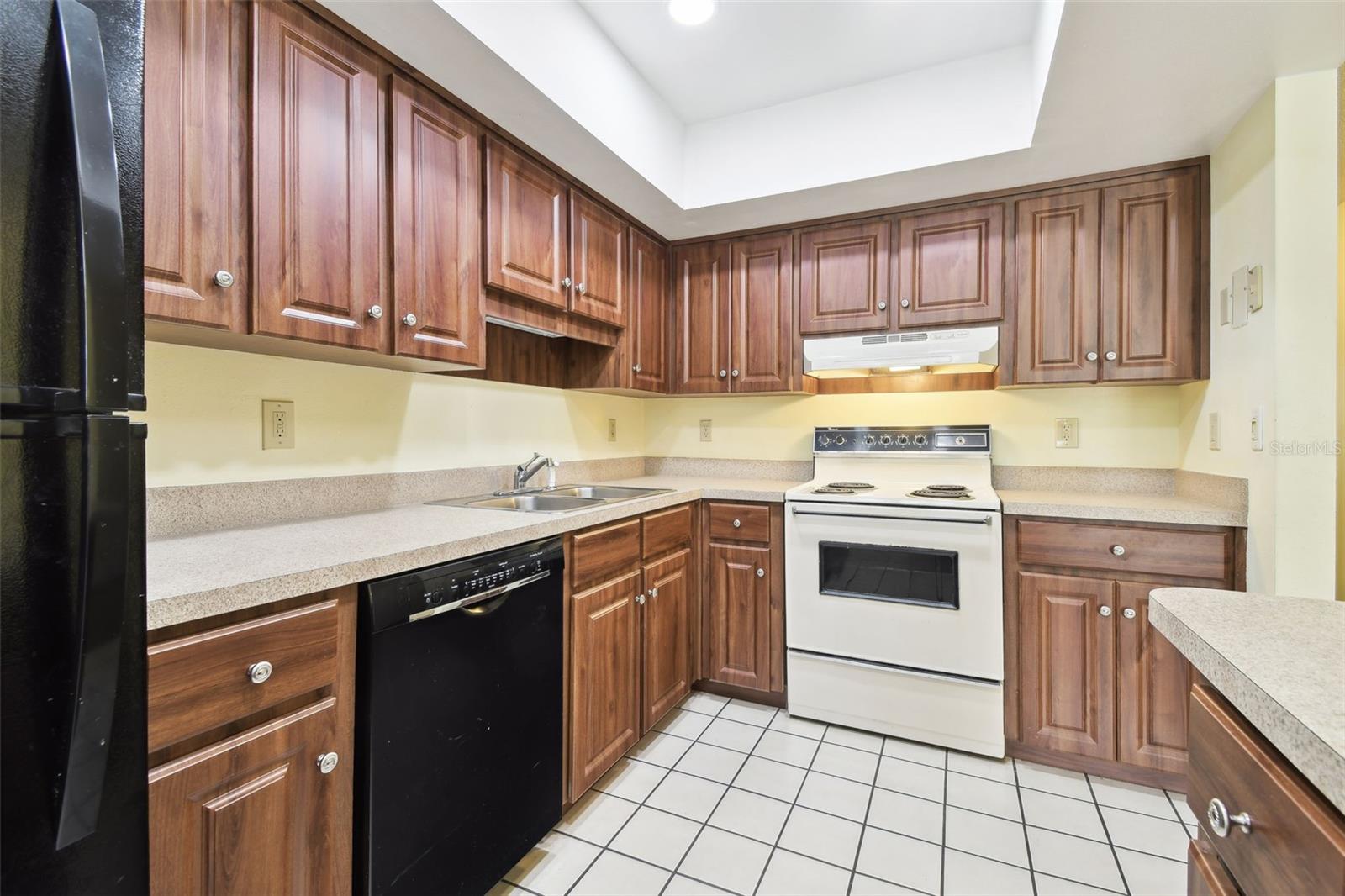 MEADOW OAKS A CONDO - Residential