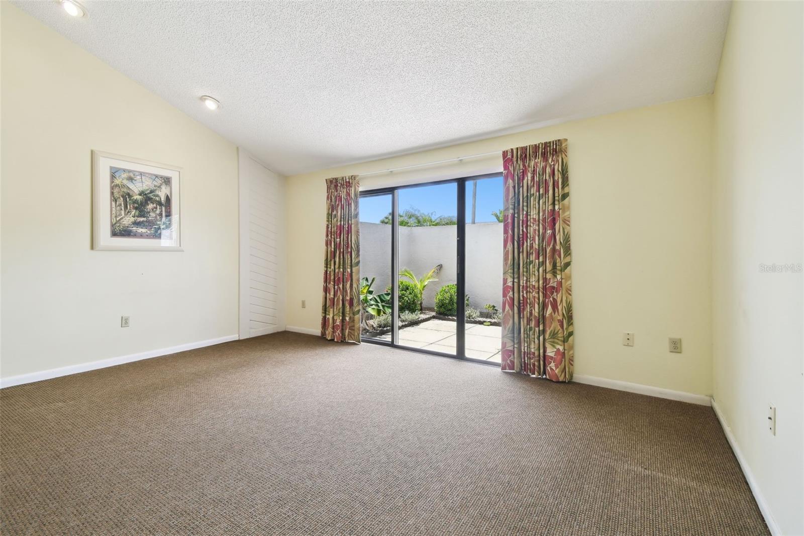 MEADOW OAKS A CONDO - Residential