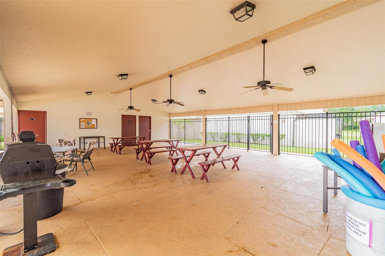 MEADOW OAKS A CONDO - Residential