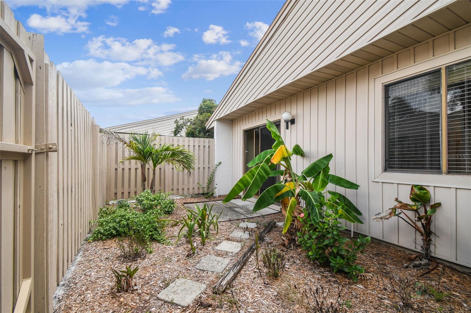 MEADOW OAKS A CONDO - Residential