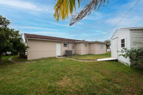 A home in SEMINOLE