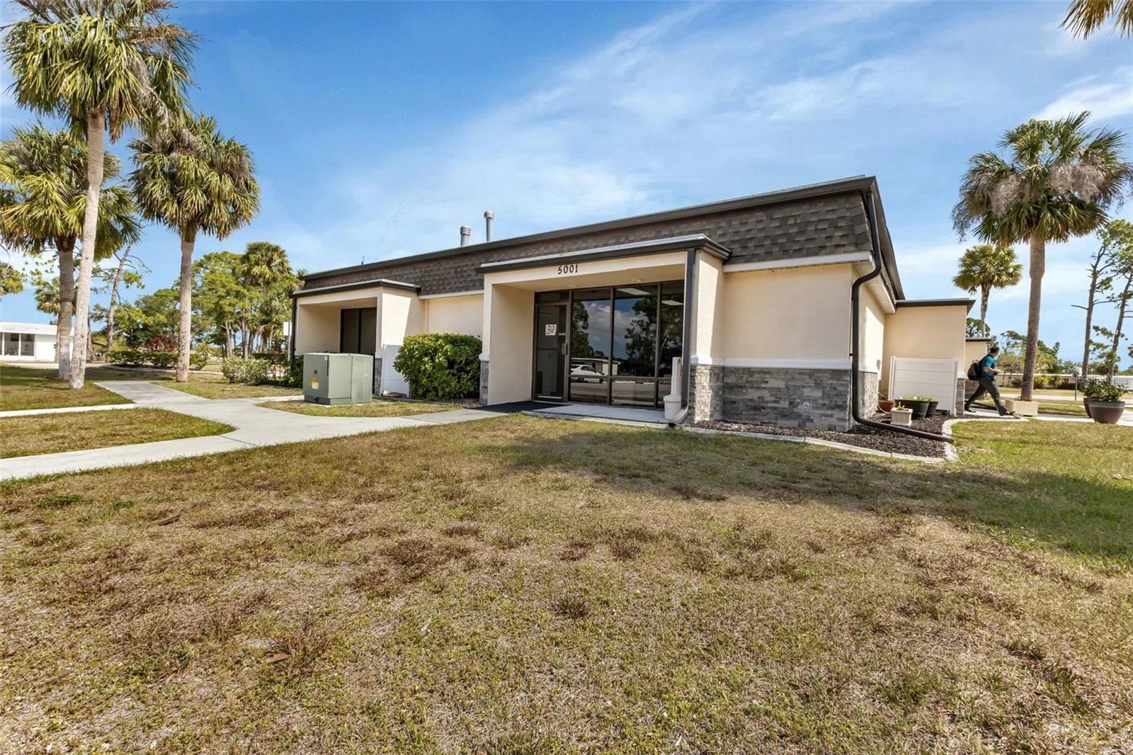 HOLIDAY PARK - Residential