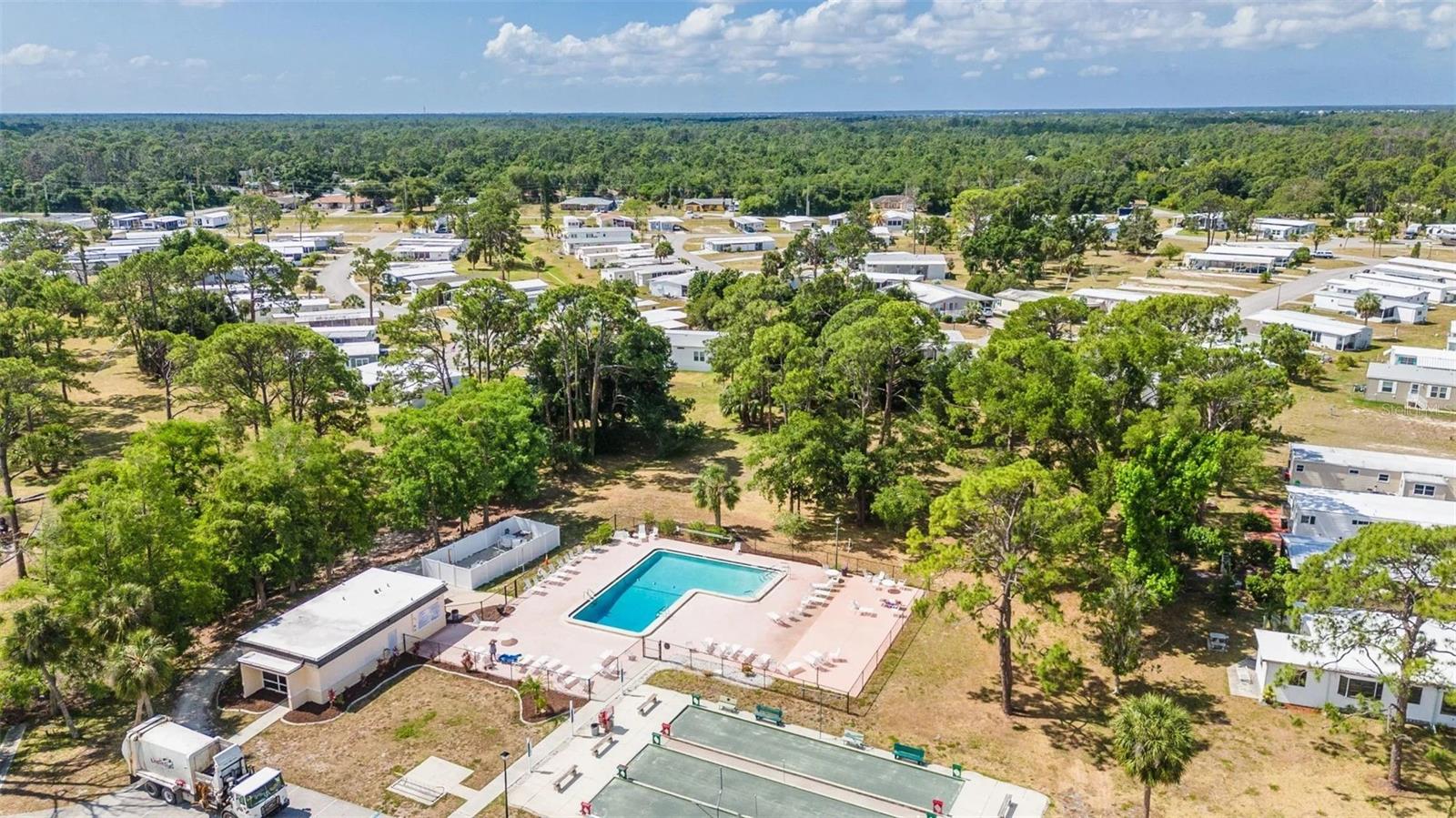 HOLIDAY PARK - Residential