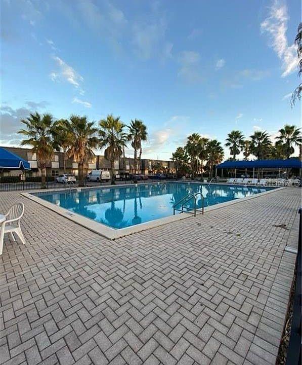 METRO/MICHIGAN PARK CONDO - Residential
