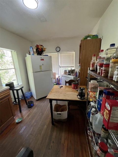 Tiny photo for 818 NE 9th Avenue, Ocala, FL 34470 (MLS # OM726494)