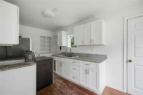 Tiny photo for 818 NE 9th Avenue, Ocala, FL 34470 (MLS # OM726494)